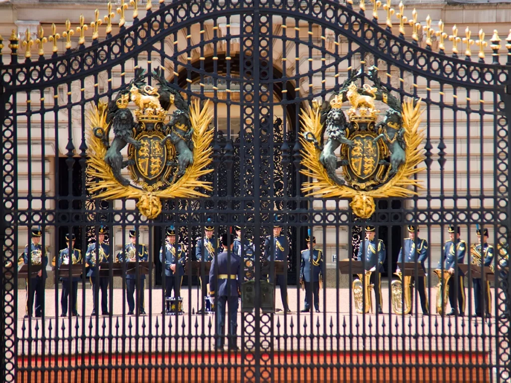 front entrance of Buckingham palace